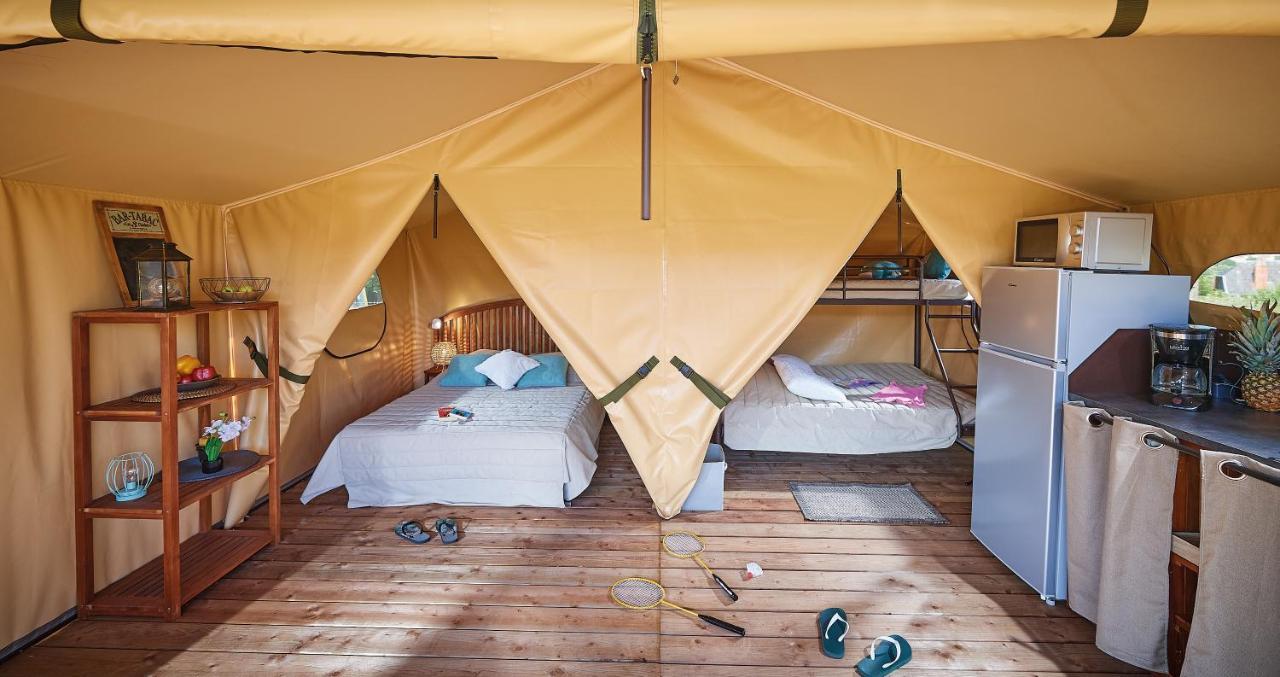 Camping Des Papillons Lalizolle Zewnętrze zdjęcie