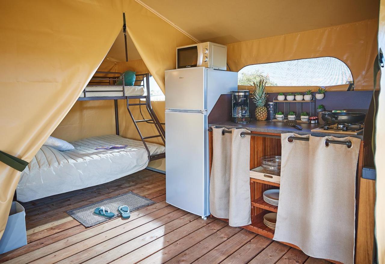 Camping Des Papillons Lalizolle Zewnętrze zdjęcie