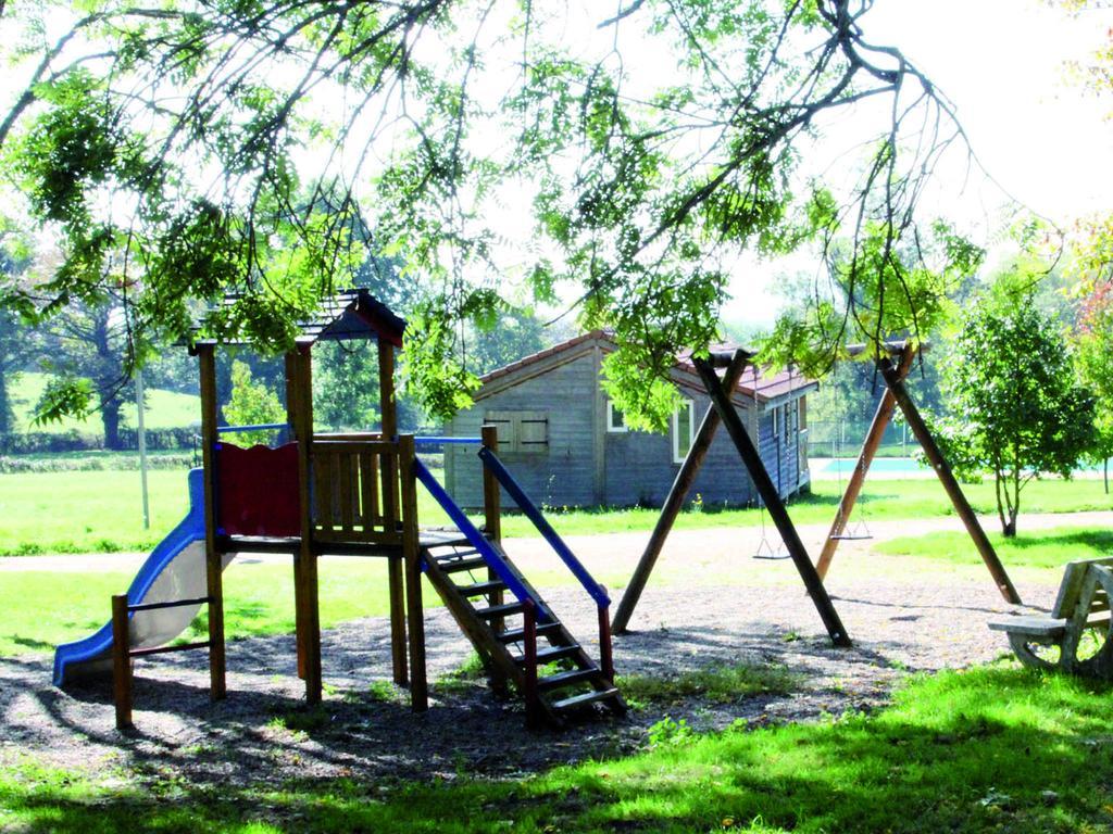 Camping Des Papillons Lalizolle Zewnętrze zdjęcie