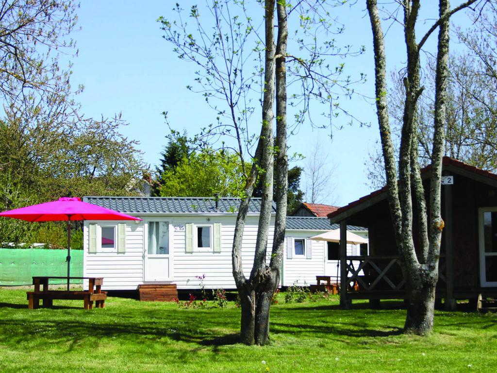 Camping Des Papillons Lalizolle Zewnętrze zdjęcie