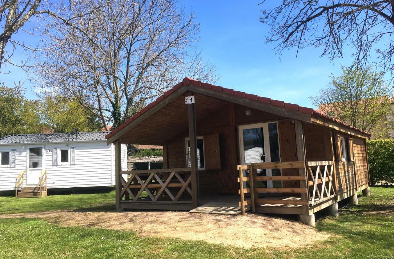 Camping Des Papillons Lalizolle Zewnętrze zdjęcie