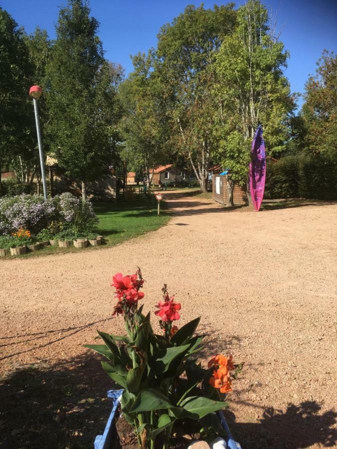 Camping Des Papillons Lalizolle Zewnętrze zdjęcie