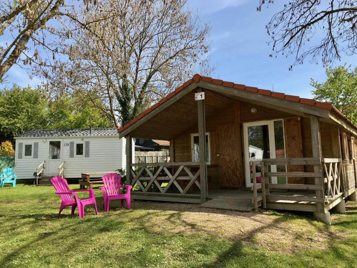 Camping Des Papillons Lalizolle Zewnętrze zdjęcie